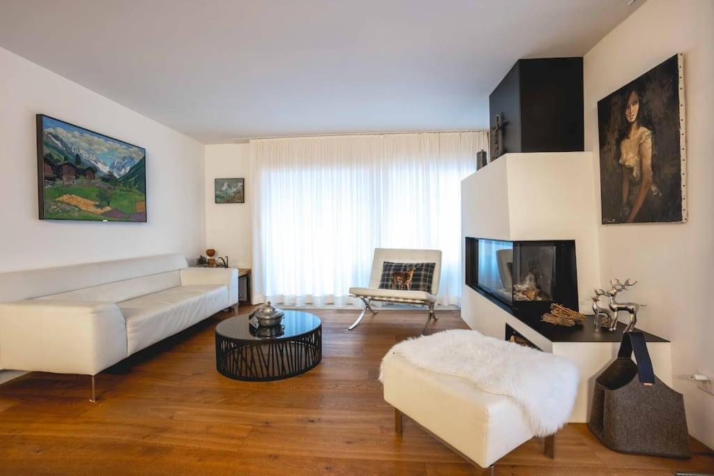 Stylish Home With Matterhorn View In The Center Zermatt Buitenkant foto