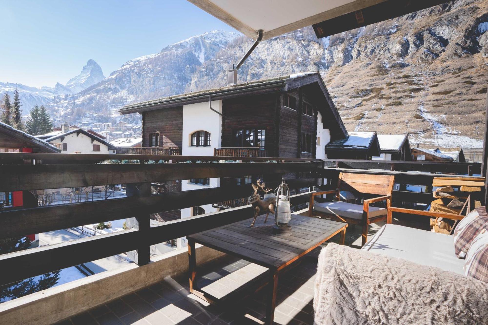 Stylish Home With Matterhorn View In The Center Zermatt Buitenkant foto